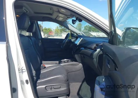 2017 Honda Pilot Elite из США, поврежденный, VIN 5FNYF6H08HB105293